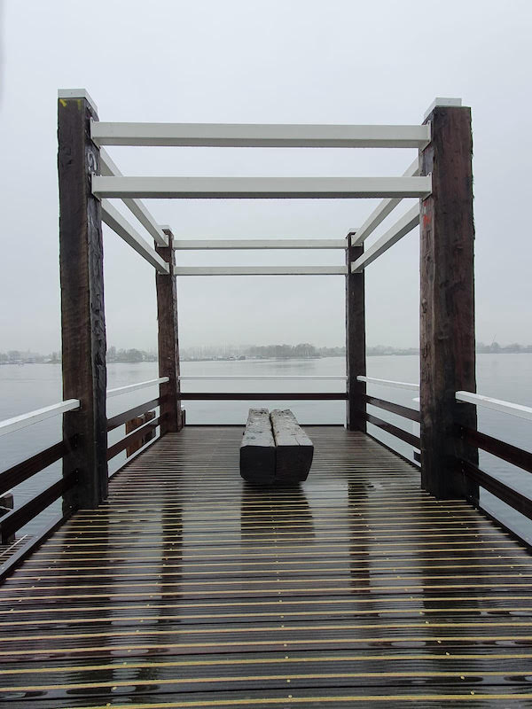 Houten Veersteiger bij Wolphaartsdijk