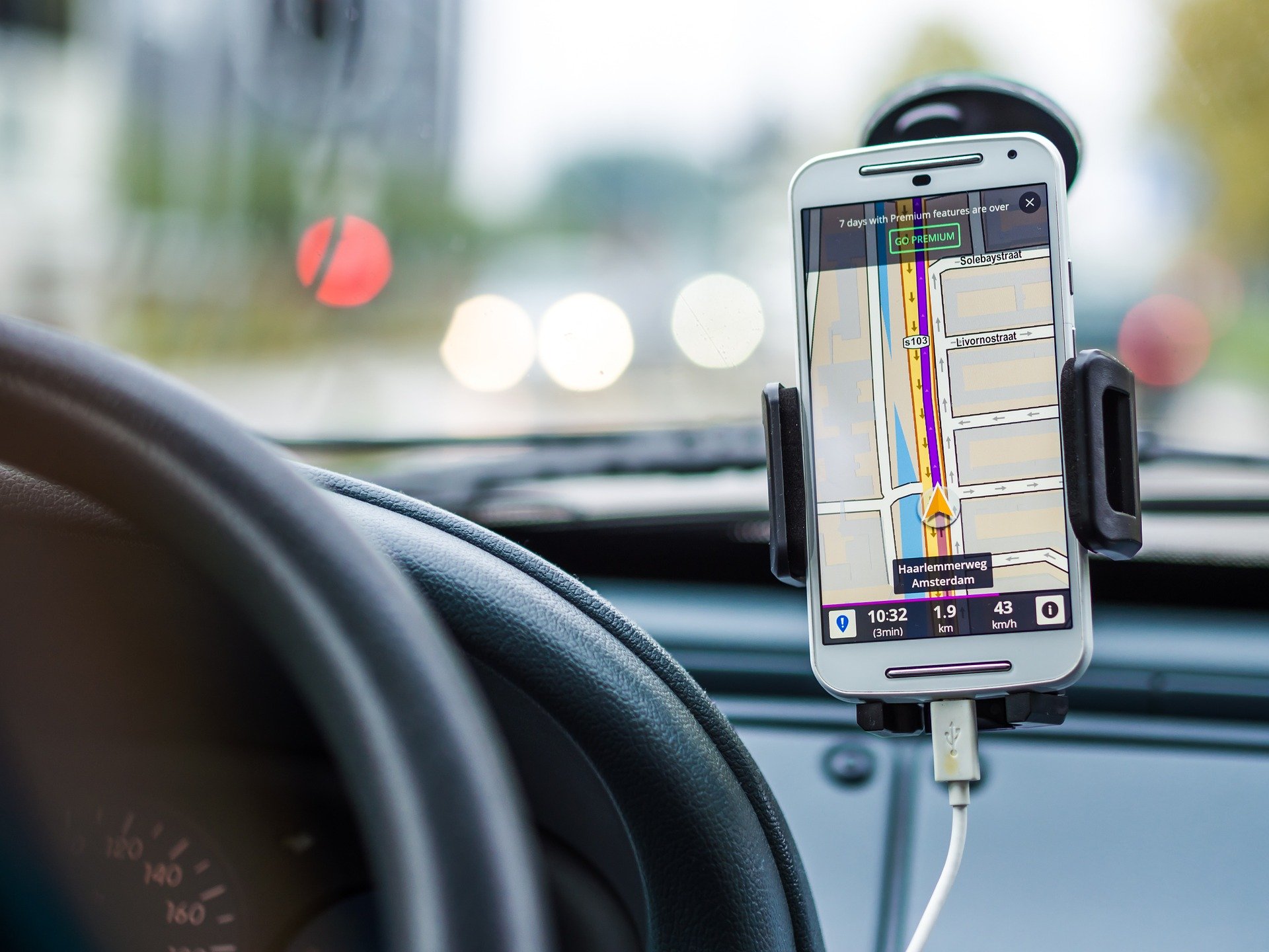 Navigatie op een telefoon in een auto
